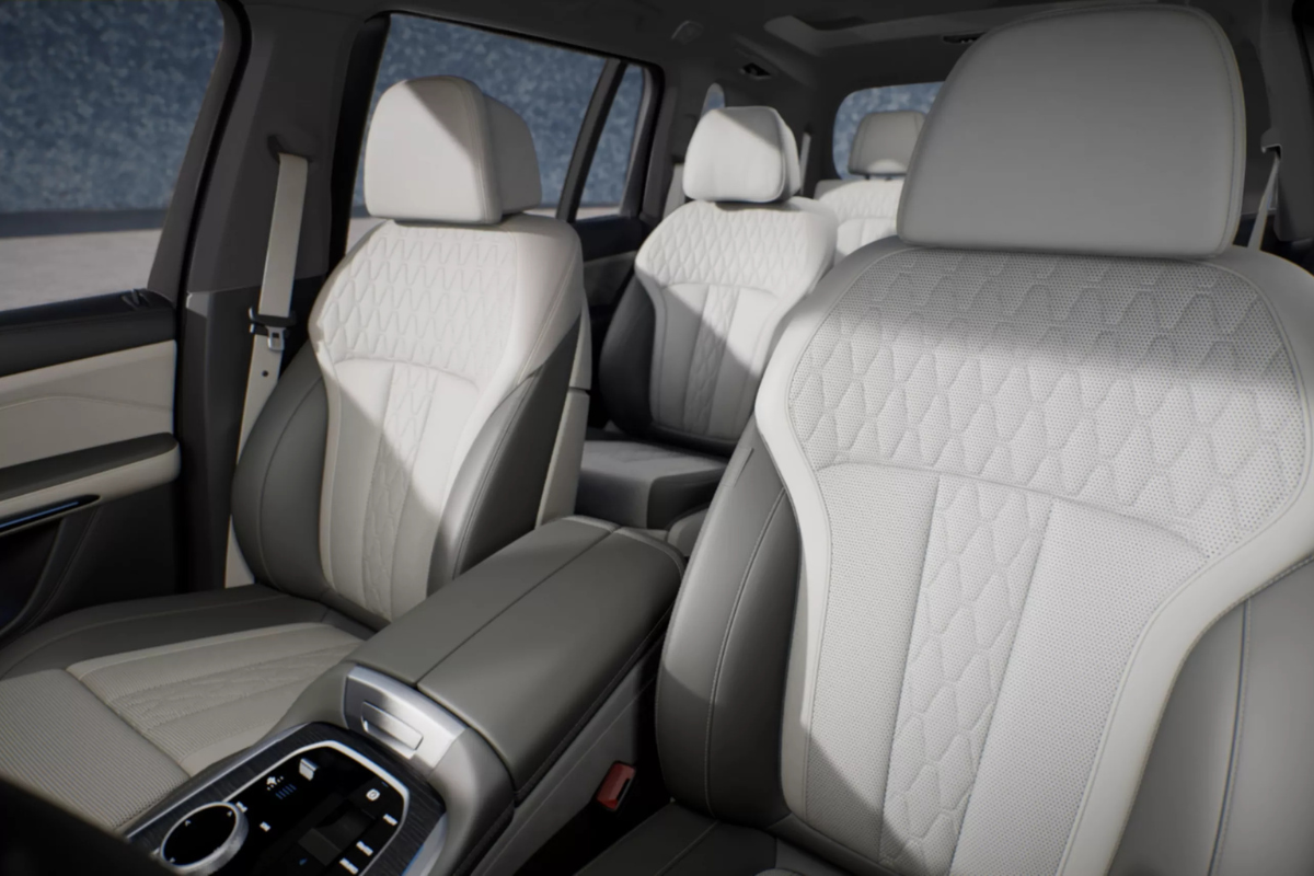 2027 BMW X7 Passenger Seating Passenger seating across the cabin of 2027 BMW X7