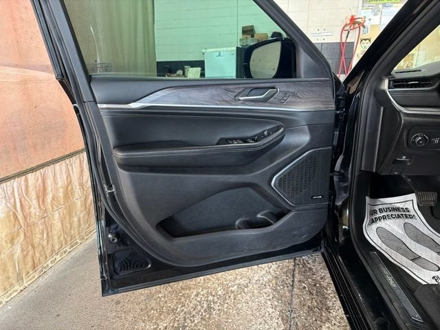 2023 Jeep Grand Cherokee Overland 4x4