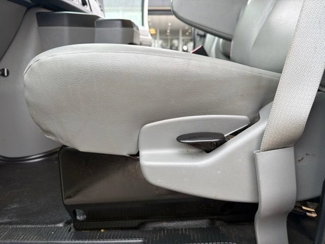 2022 Ford E-Series Cutaway Base