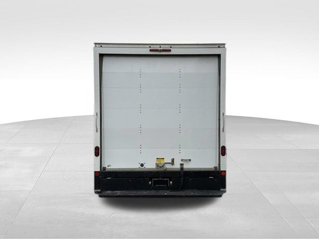 2022 Ford E-Series Cutaway Base