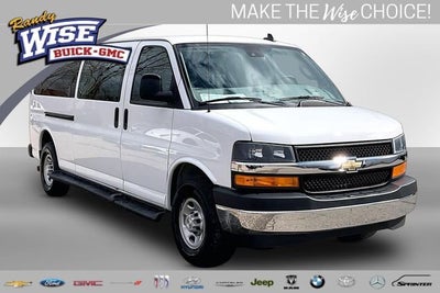 2023 Chevrolet Express Passenger 3500 1LT