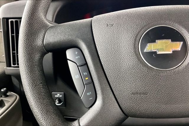 2023 Chevrolet Express Passenger 3500 1LT