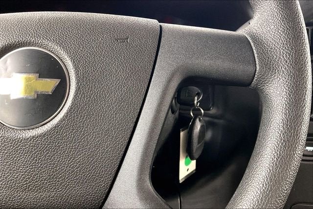 2023 Chevrolet Express Passenger 3500 1LT