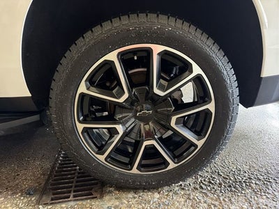 2023 Chevrolet Suburban RST