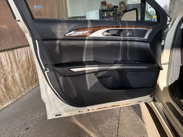 2016 Lincoln MKZ Base