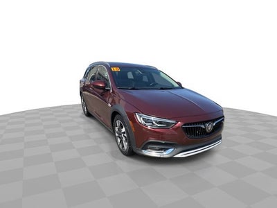 2019 Buick Regal TourX Essence