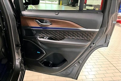 2022 Jeep Grand Cherokee Summit
