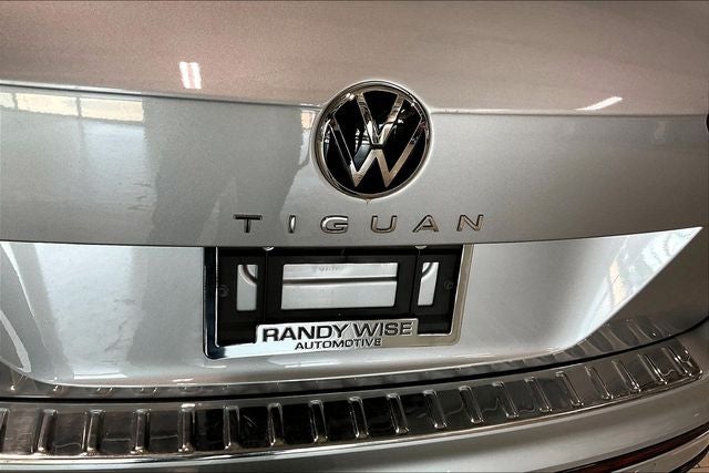 2024 Volkswagen Tiguan 2.0T SE R-Line Black