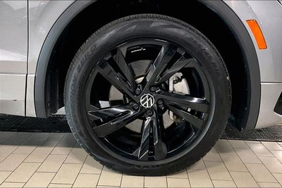 2024 Volkswagen Tiguan 2.0T SE R-Line Black
