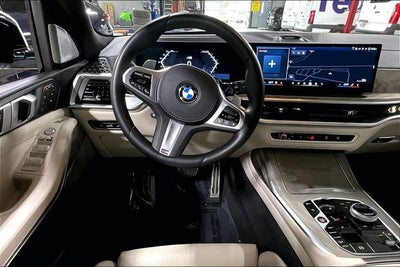 2025 BMW X7 xDrive40i