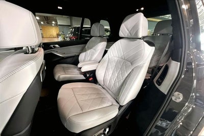 2027 BMW X7 xDrive40i
