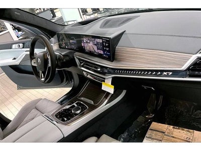 2027 BMW X7 xDrive40i
