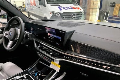 2027 BMW X7 xDrive40i