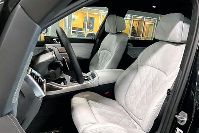 2027 BMW X7 xDrive40i