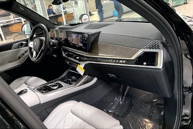 2027 BMW X7 xDrive40i
