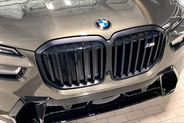 2024 BMW X7 M60i