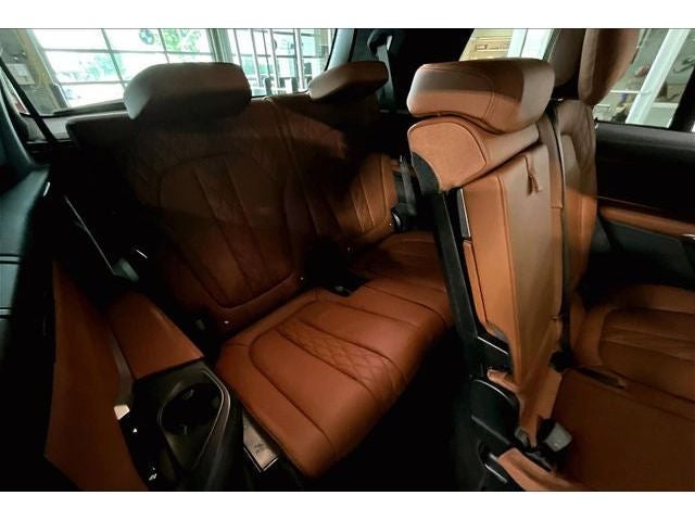 2024 BMW X7 M60i