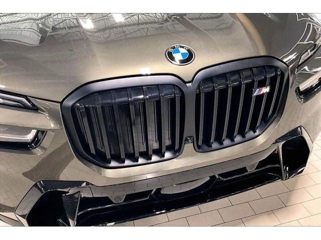 2024 BMW X7 M60i