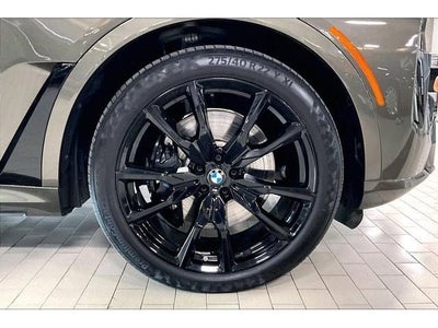 2024 BMW X7 M60i