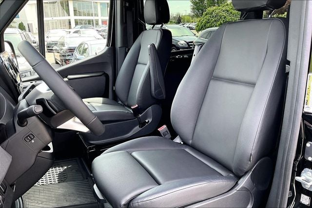 2025 Mercedes-Benz Sprinter 2500 Passenger 170 WB High Roof