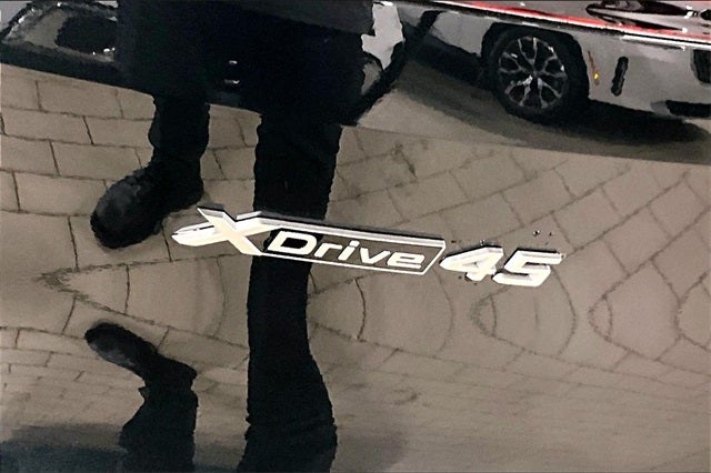 2026 BMW iX xDrive45