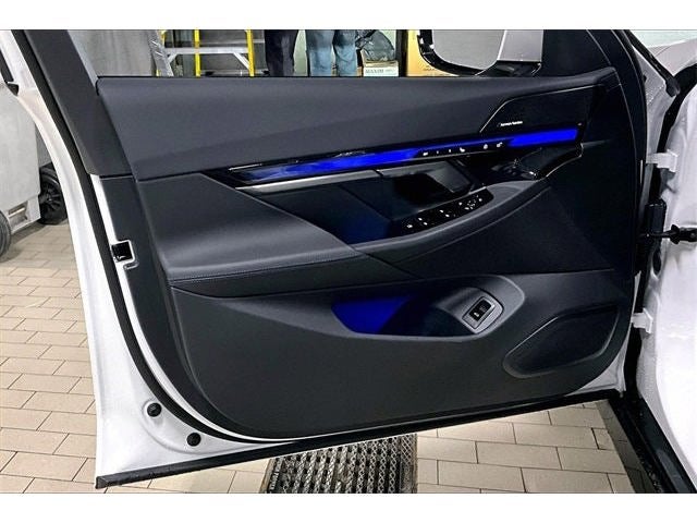 2026 BMW 5 Series 550e xDrive