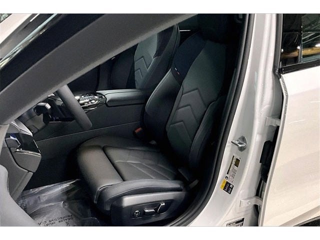 2026 BMW 5 Series 550e xDrive