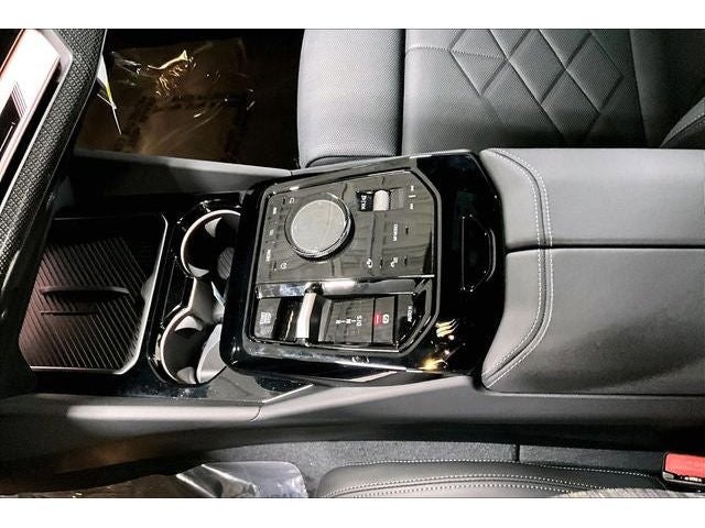 2026 BMW 5 Series 550e - Photo 10