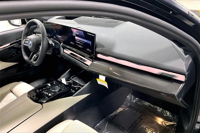 2026 BMW 5 Series 550e xDrive