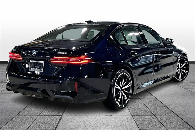 2026 BMW 5 Series 550e xDrive