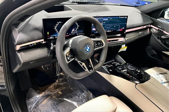 2026 BMW 5 Series 550e xDrive