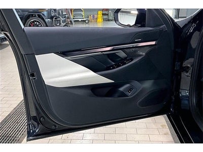 2026 BMW 5 Series 550e xDrive