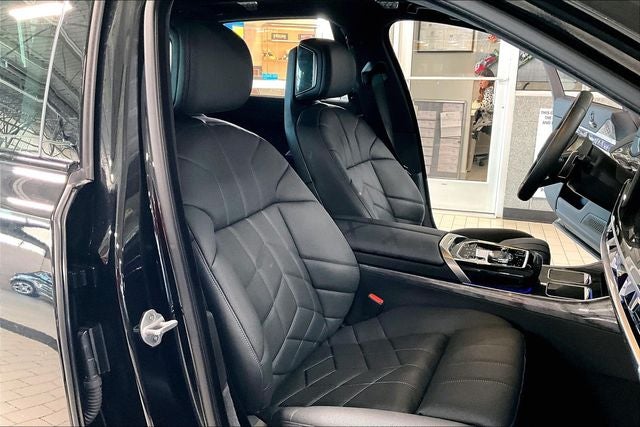 2025 BMW 7 Series 760i xDrive