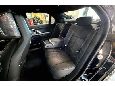 2025 BMW 7 Series 760i xDrive