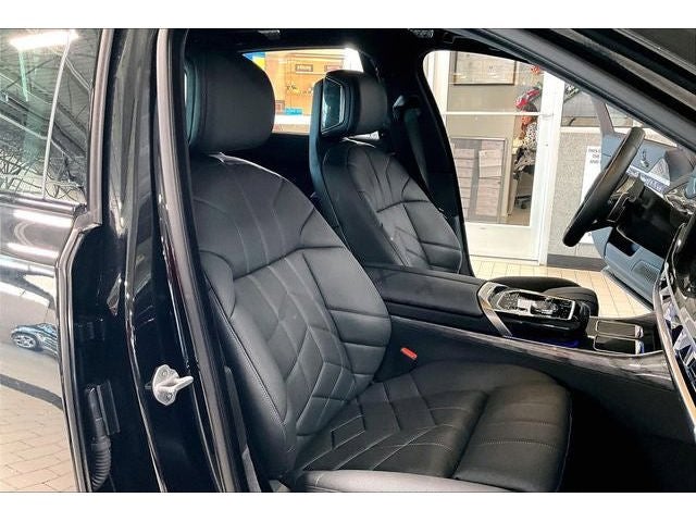 2025 BMW 7 Series 760i xDrive