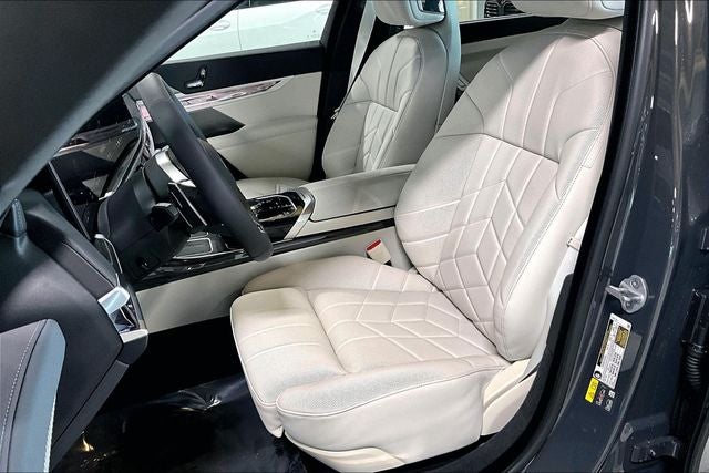 2026 BMW 7 Series 750e xDrive