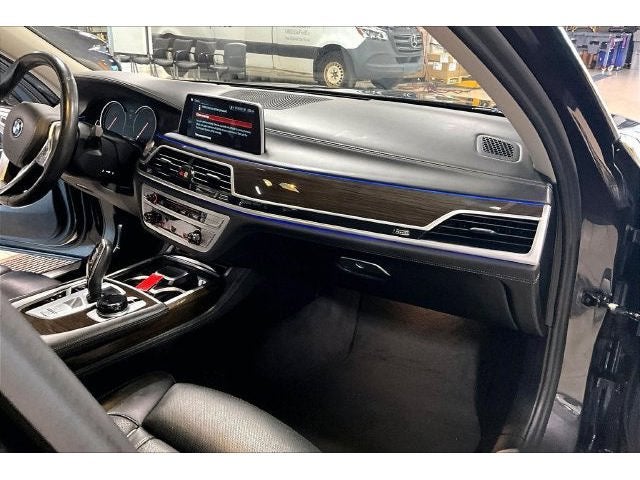 2018 BMW 7 Series 750i xDrive