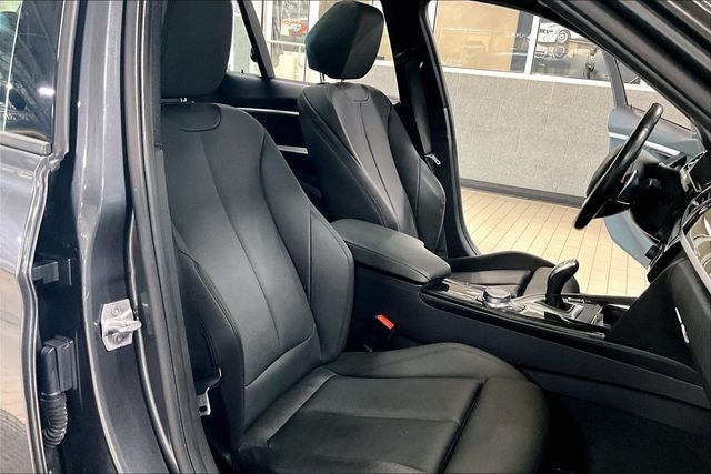 2018 BMW 3 Series 330i xDrive
