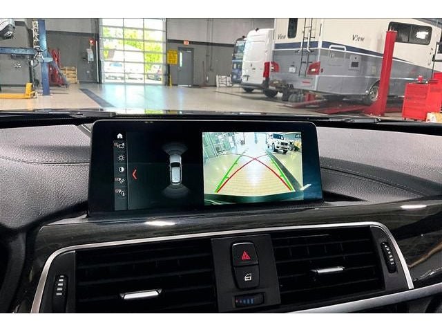 2018 BMW 3 Series 330i xDrive