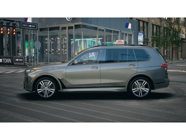 2027 BMW X7 Base