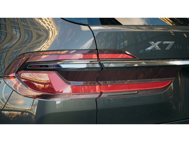 2027 BMW X7 Base