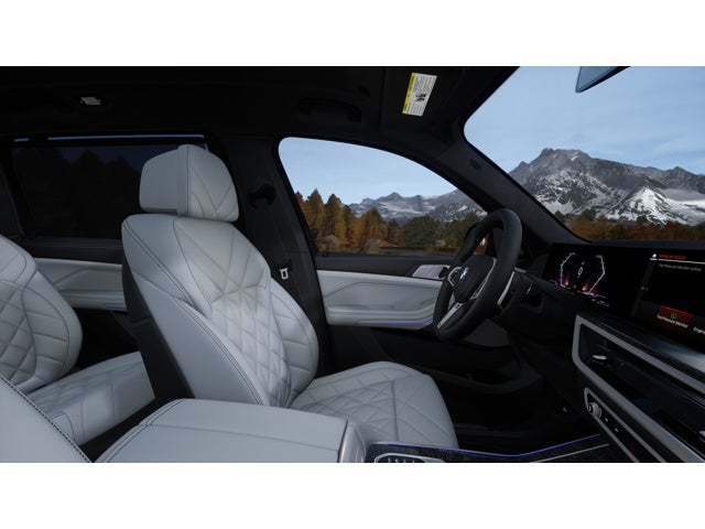 2027 BMW X7 Base