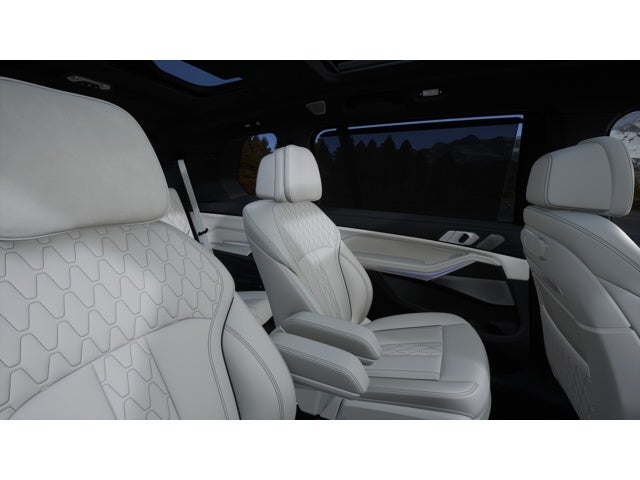 2027 BMW X7 Base
