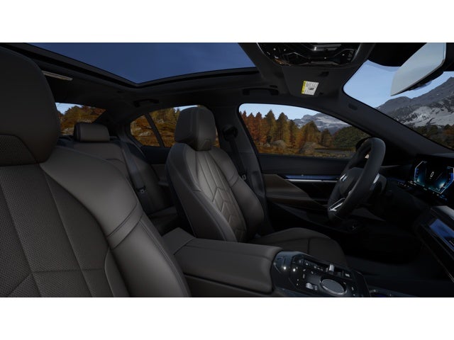 2027 BMW 550e Base