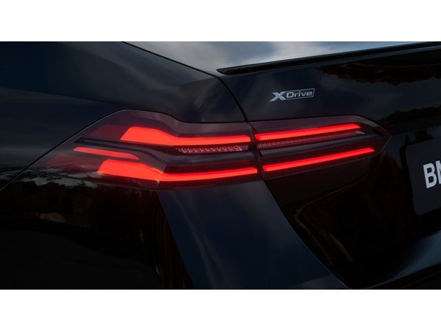 2027 BMW 550e Base