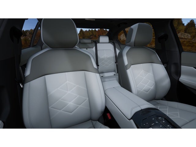 2027 BMW 550e Base