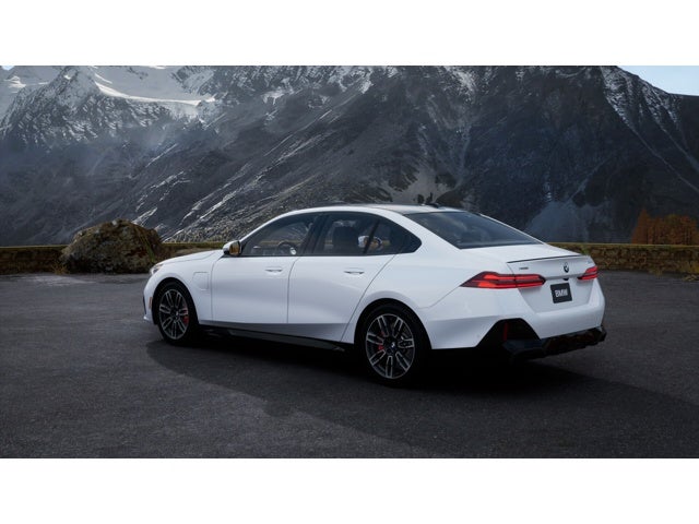 2027 BMW 550e Base