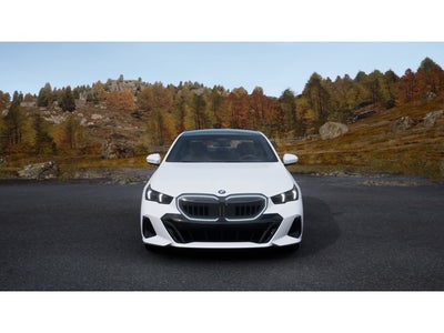 2027 BMW 550e Base