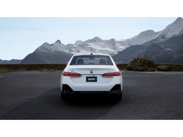 2027 BMW 550e Base