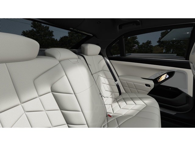 2026 BMW 750e xDrive Base